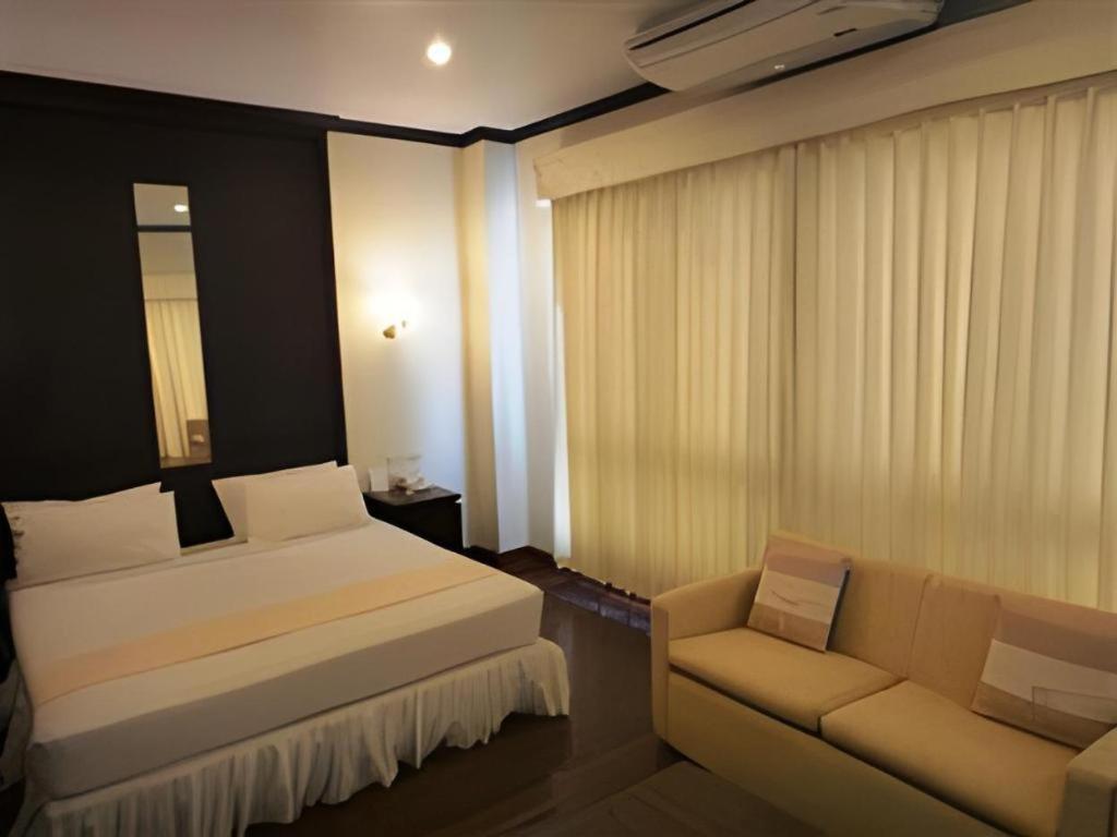 เกษมการ์เดน โฮเต็ล สุรินทร์ Hotel Ban Nong Tao ภายนอก รูปภาพ