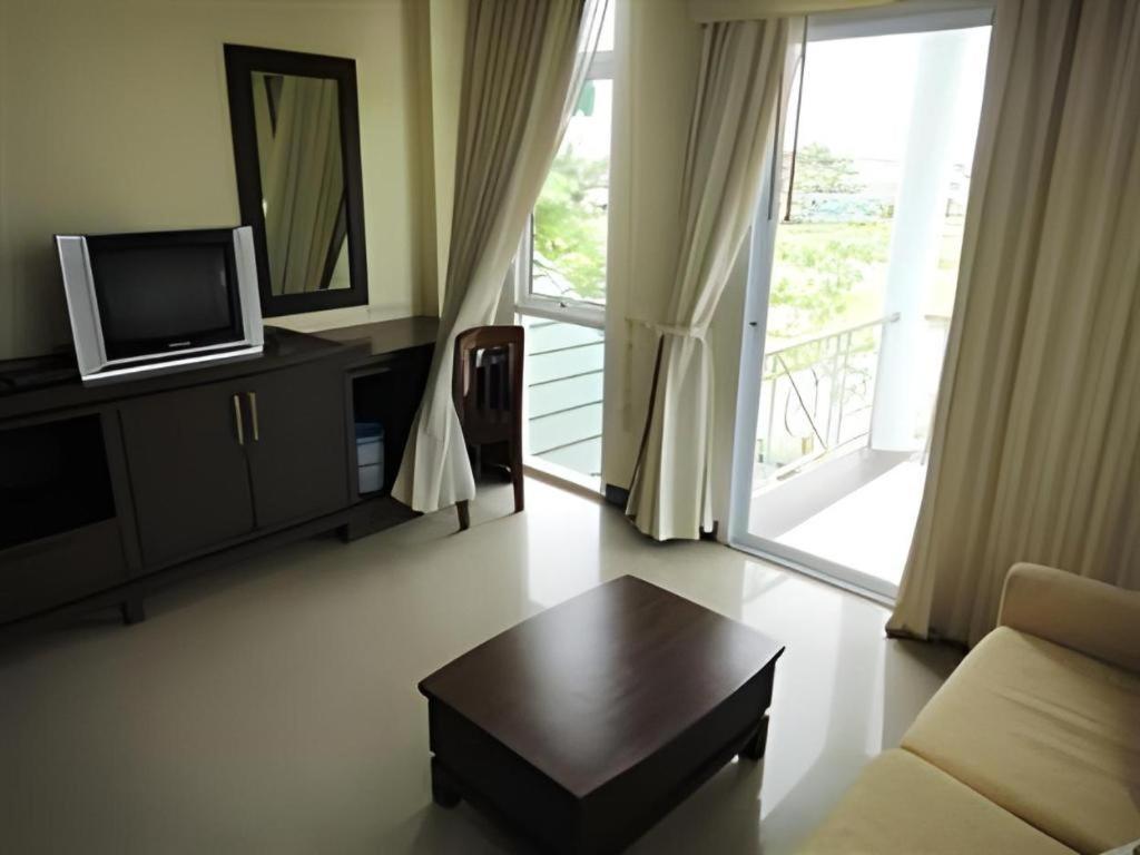 เกษมการ์เดน โฮเต็ล สุรินทร์ Hotel Ban Nong Tao ภายนอก รูปภาพ