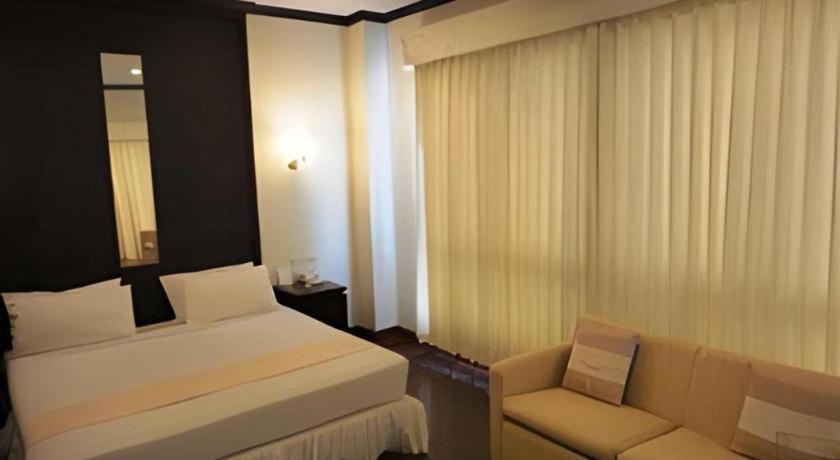 เกษมการ์เดน โฮเต็ล สุรินทร์ Hotel Ban Nong Tao ภายนอก รูปภาพ