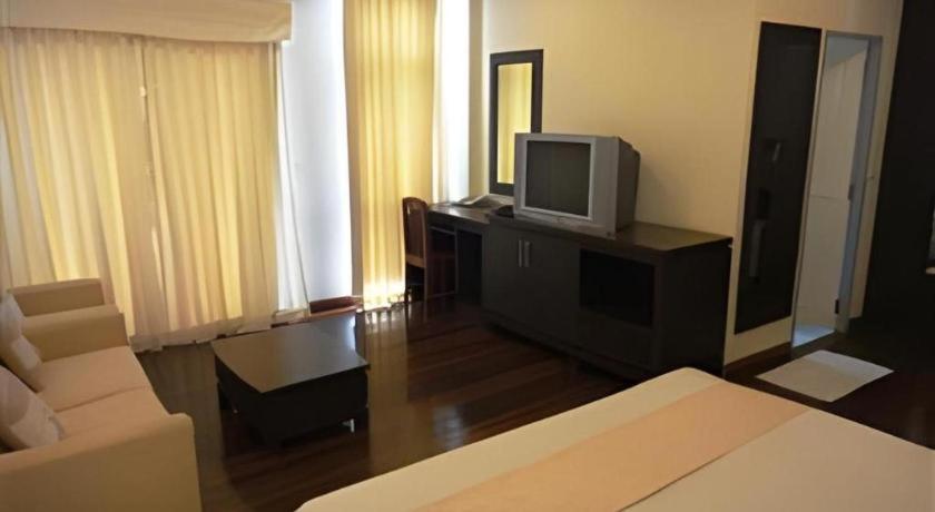 เกษมการ์เดน โฮเต็ล สุรินทร์ Hotel Ban Nong Tao ภายนอก รูปภาพ