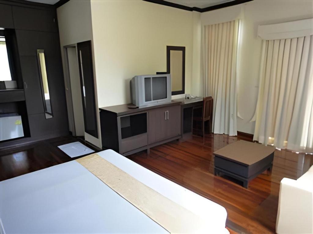 เกษมการ์เดน โฮเต็ล สุรินทร์ Hotel Ban Nong Tao ภายนอก รูปภาพ