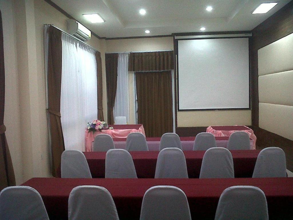 เกษมการ์เดน โฮเต็ล สุรินทร์ Hotel Ban Nong Tao ภายนอก รูปภาพ