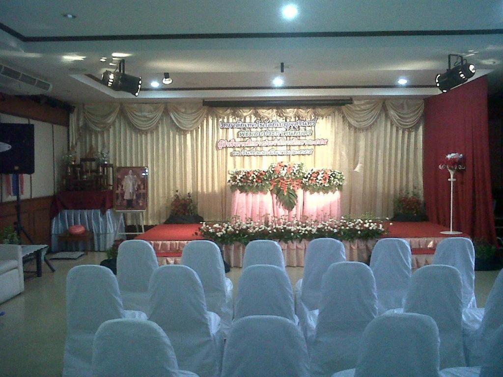 เกษมการ์เดน โฮเต็ล สุรินทร์ Hotel Ban Nong Tao ภายนอก รูปภาพ